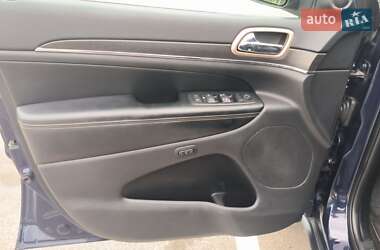 Внедорожник / Кроссовер Jeep Grand Cherokee 2016 в 