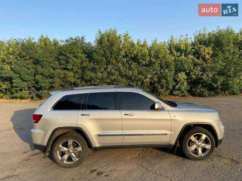 Внедорожник / Кроссовер Jeep Grand Cherokee 2011 в Первомайске
