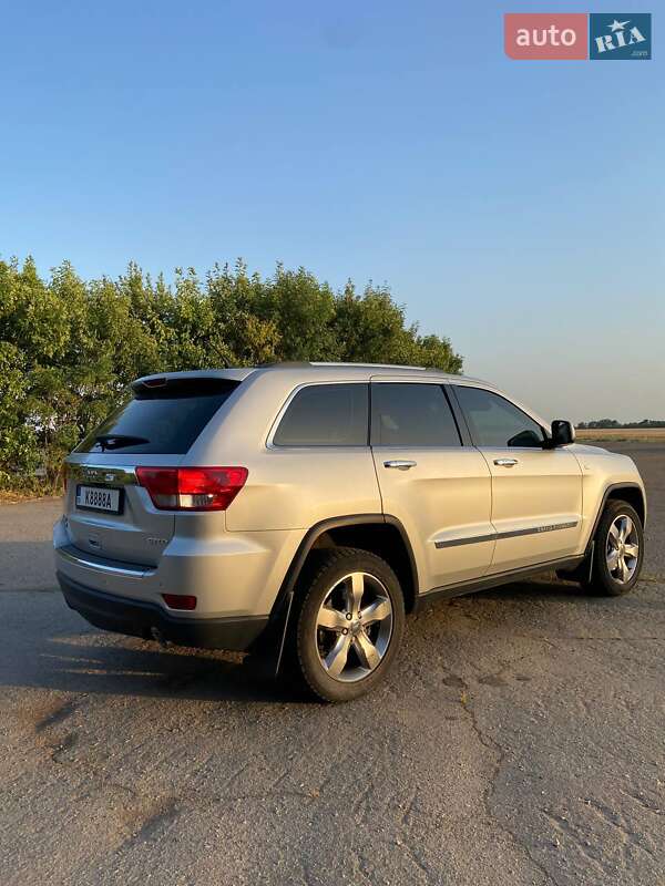 Внедорожник / Кроссовер Jeep Grand Cherokee 2011 в Первомайске