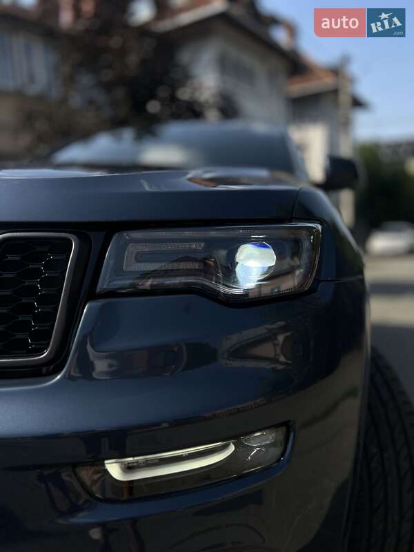 Позашляховик / Кросовер Jeep Grand Cherokee 2020 в Чернівцях