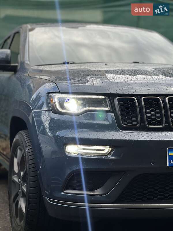 Позашляховик / Кросовер Jeep Grand Cherokee 2020 в Чернівцях