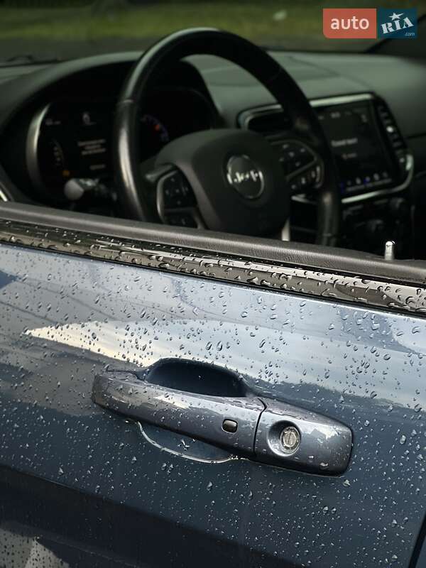 Позашляховик / Кросовер Jeep Grand Cherokee 2020 в Чернівцях
