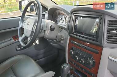 Внедорожник / Кроссовер Jeep Grand Cherokee 2006 в 