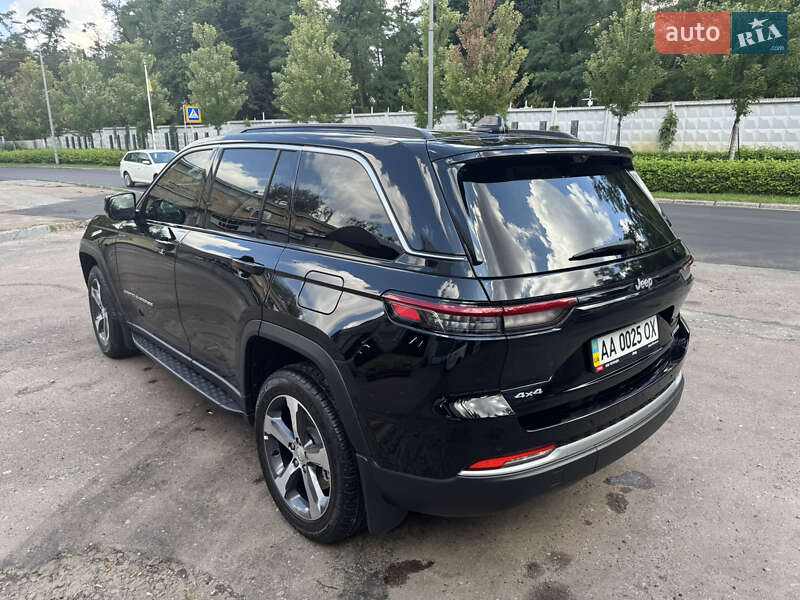 Внедорожник / Кроссовер Jeep Grand Cherokee 2023 в Киеве