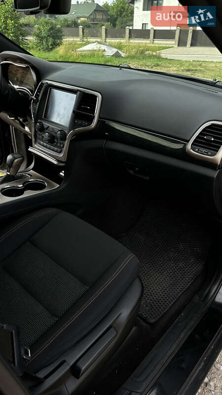 Внедорожник / Кроссовер Jeep Grand Cherokee 2016 в Ивано-Франковске