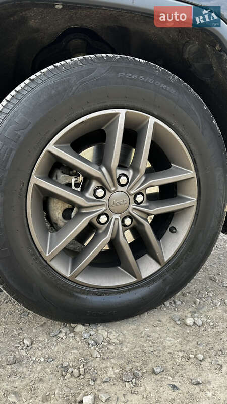 Внедорожник / Кроссовер Jeep Grand Cherokee 2016 в Ивано-Франковске