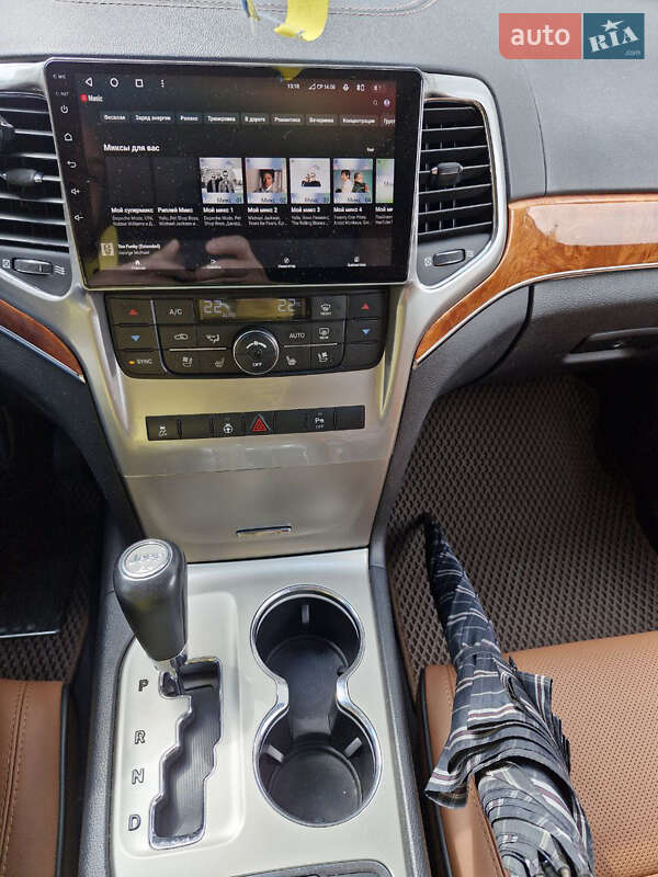 Внедорожник / Кроссовер Jeep Grand Cherokee 2011 в Киеве