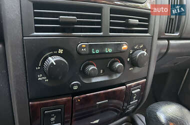 Внедорожник / Кроссовер Jeep Grand Cherokee 2001 в 
