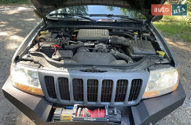Внедорожник / Кроссовер Jeep Grand Cherokee 2001 в 