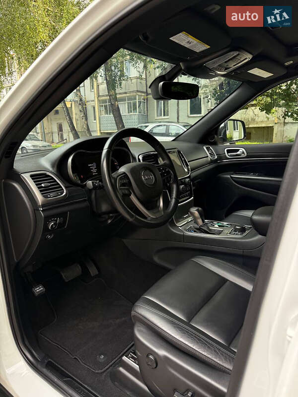 Внедорожник / Кроссовер Jeep Grand Cherokee 2019 в Ромнах фото 12 Внедорожник / Кроссовер Jeep Grand Cherokee 2019 в Ромнах