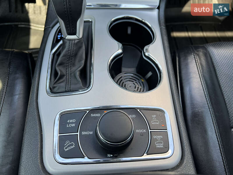 Внедорожник / Кроссовер Jeep Grand Cherokee 2017 в Киеве