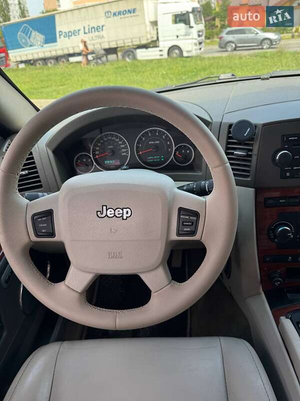 Внедорожник / Кроссовер Jeep Grand Cherokee 2004 в Ивано-Франковске