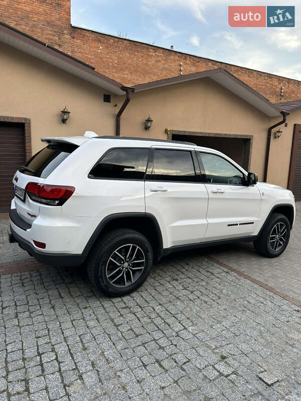 Внедорожник / Кроссовер Jeep Grand Cherokee 2018 в Сумах