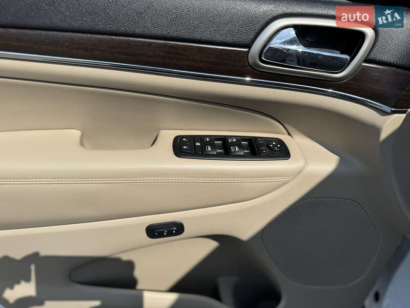 Внедорожник / Кроссовер Jeep Grand Cherokee 2014 в Киеве