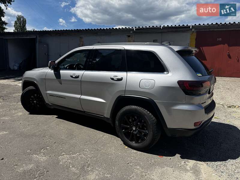 Внедорожник / Кроссовер Jeep Grand Cherokee 2015 в Киеве