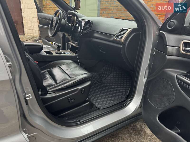 Внедорожник / Кроссовер Jeep Grand Cherokee 2015 в Киеве