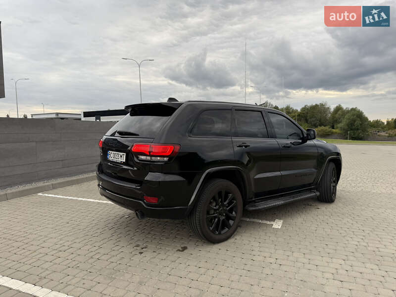 Внедорожник / Кроссовер Jeep Grand Cherokee 2017 в Львове
