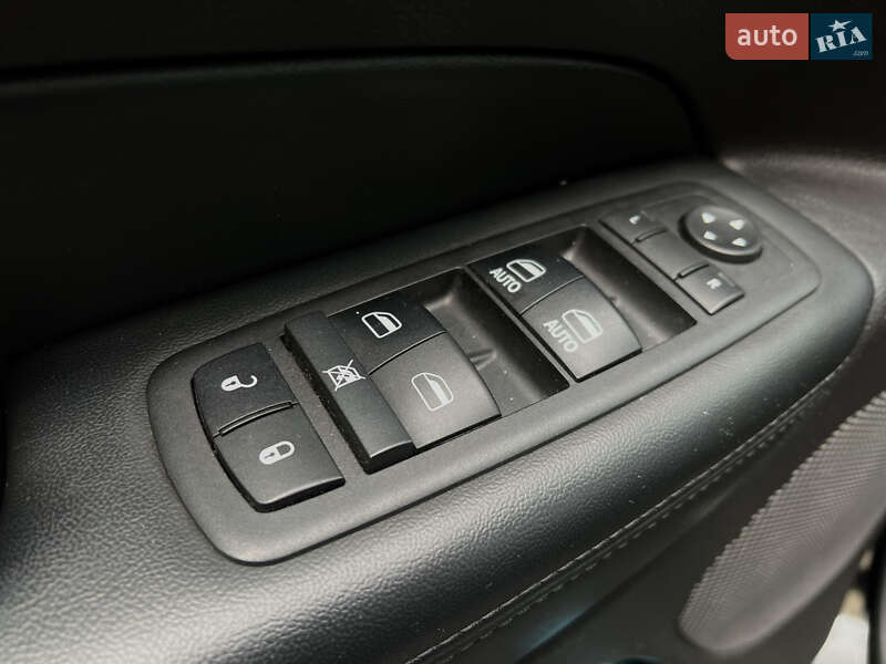 Внедорожник / Кроссовер Jeep Grand Cherokee 2017 в Львове