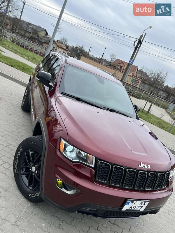 Внедорожник / Кроссовер Jeep Grand Cherokee 2017 в Львове