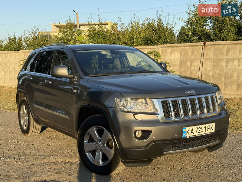 Внедорожник / Кроссовер Jeep Grand Cherokee 2011 в Киеве