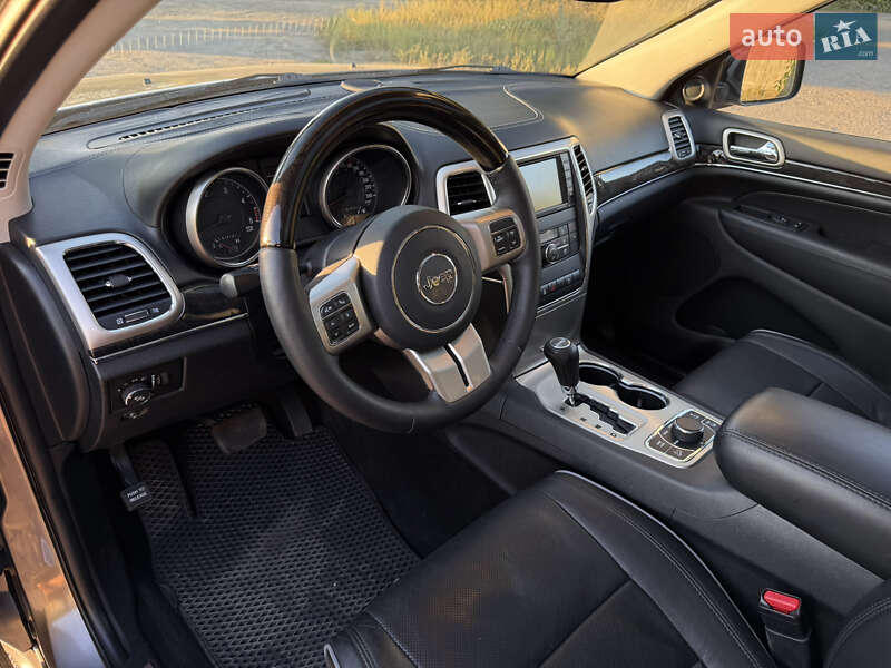 Внедорожник / Кроссовер Jeep Grand Cherokee 2011 в Киеве