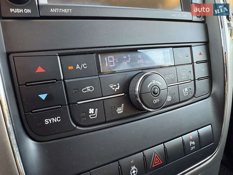 Внедорожник / Кроссовер Jeep Grand Cherokee 2011 в Киеве