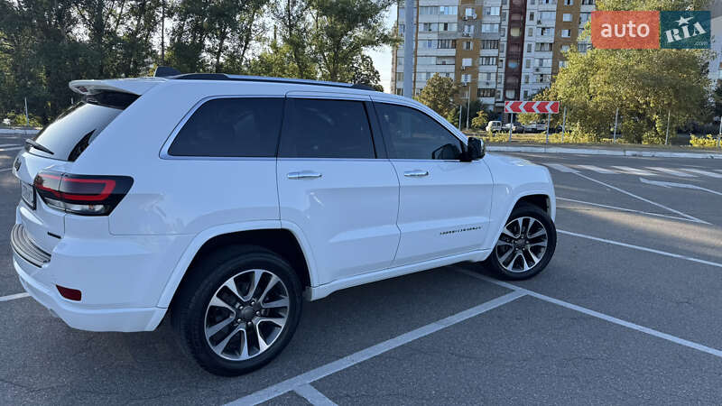 Внедорожник / Кроссовер Jeep Grand Cherokee 2016 в Киеве