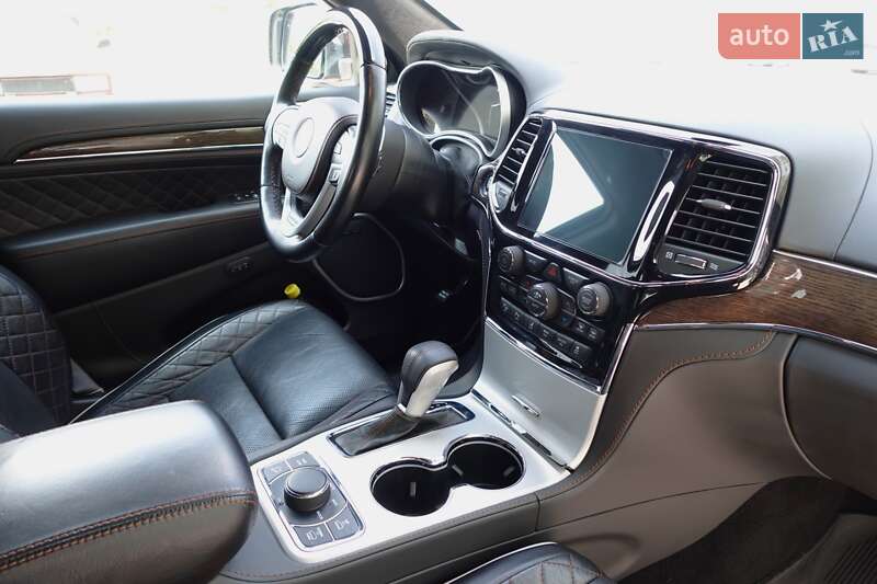 Внедорожник / Кроссовер Jeep Grand Cherokee 2019 в Львове фото 30 Внедорожник / Кроссовер Jeep Grand Cherokee 2019 в Львове