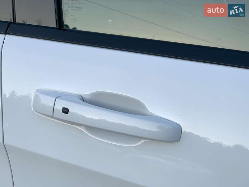 Внедорожник / Кроссовер Jeep Grand Cherokee 2016 в Виннице