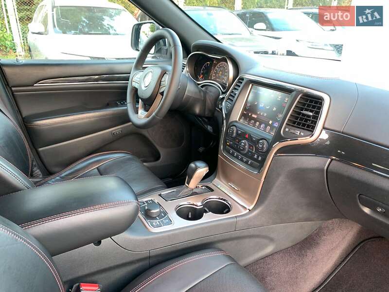 Внедорожник / Кроссовер Jeep Grand Cherokee 2016 в Виннице