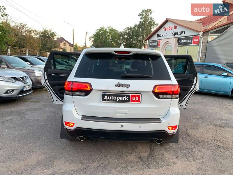 Внедорожник / Кроссовер Jeep Grand Cherokee 2016 в Виннице