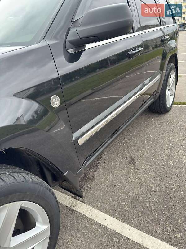 Внедорожник / Кроссовер Jeep Grand Cherokee 2004 в Ивано-Франковске