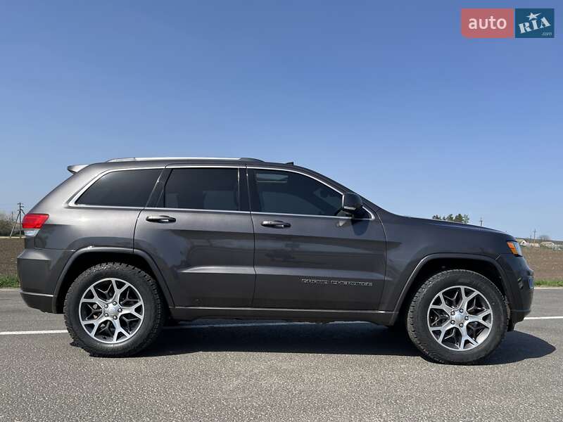 Внедорожник / Кроссовер Jeep Grand Cherokee 2018 в Ромнах