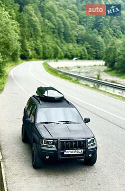 Внедорожник / Кроссовер Jeep Grand Cherokee 2002 в Киеве