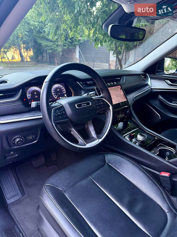 Внедорожник / Кроссовер Jeep Grand Cherokee 2021 в Киеве