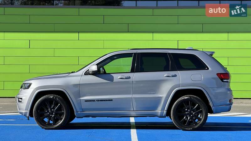 Позашляховик / Кросовер Jeep Grand Cherokee 2017 в Києві