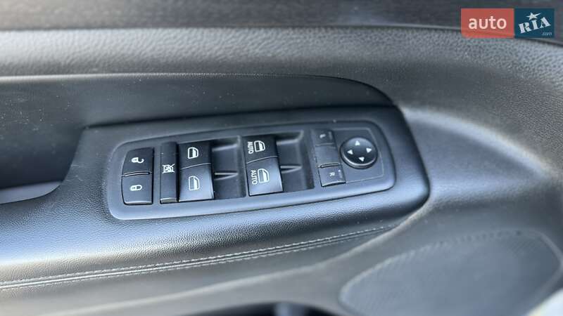 Позашляховик / Кросовер Jeep Grand Cherokee 2017 в Києві