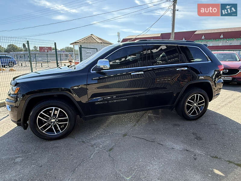 Внедорожник / Кроссовер Jeep Grand Cherokee 2017 в Киеве