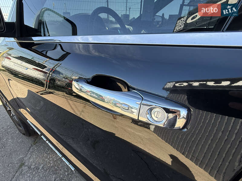 Внедорожник / Кроссовер Jeep Grand Cherokee 2017 в Киеве