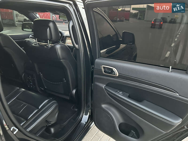 Позашляховик / Кросовер Jeep Grand Cherokee 2016 в Києві