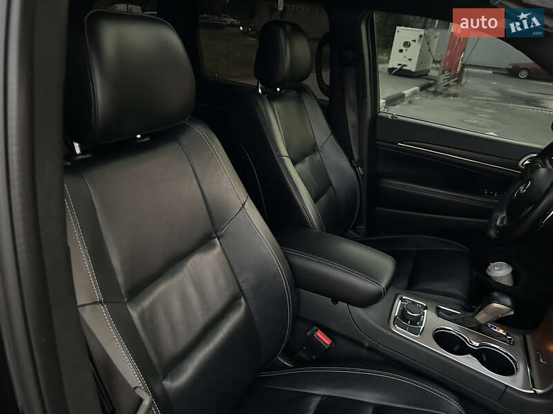 Позашляховик / Кросовер Jeep Grand Cherokee 2016 в Києві