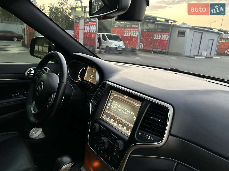 Позашляховик / Кросовер Jeep Grand Cherokee 2016 в Києві