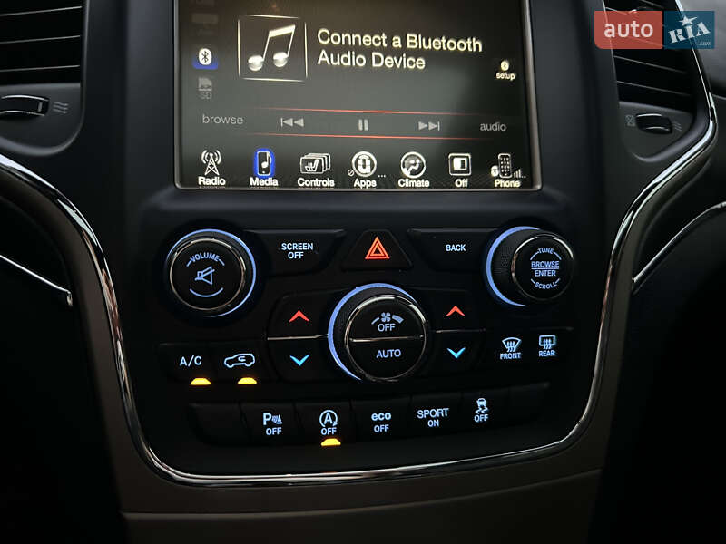 Позашляховик / Кросовер Jeep Grand Cherokee 2016 в Києві