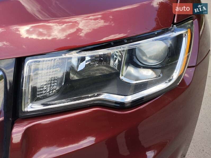 Внедорожник / Кроссовер Jeep Grand Cherokee 2020 в Дубно