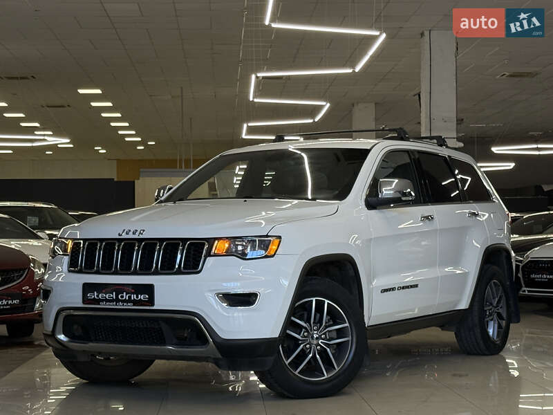 Внедорожник / Кроссовер Jeep Grand Cherokee 2016 в Николаеве