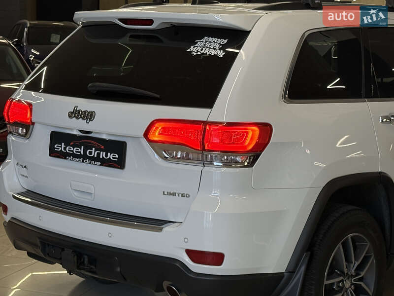 Внедорожник / Кроссовер Jeep Grand Cherokee 2016 в Николаеве