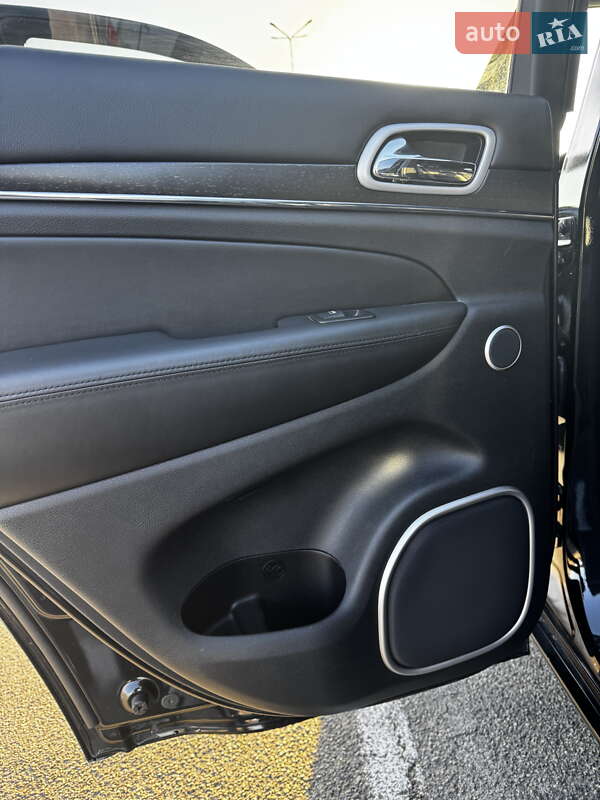 Позашляховик / Кросовер Jeep Grand Cherokee 2018 в Києві