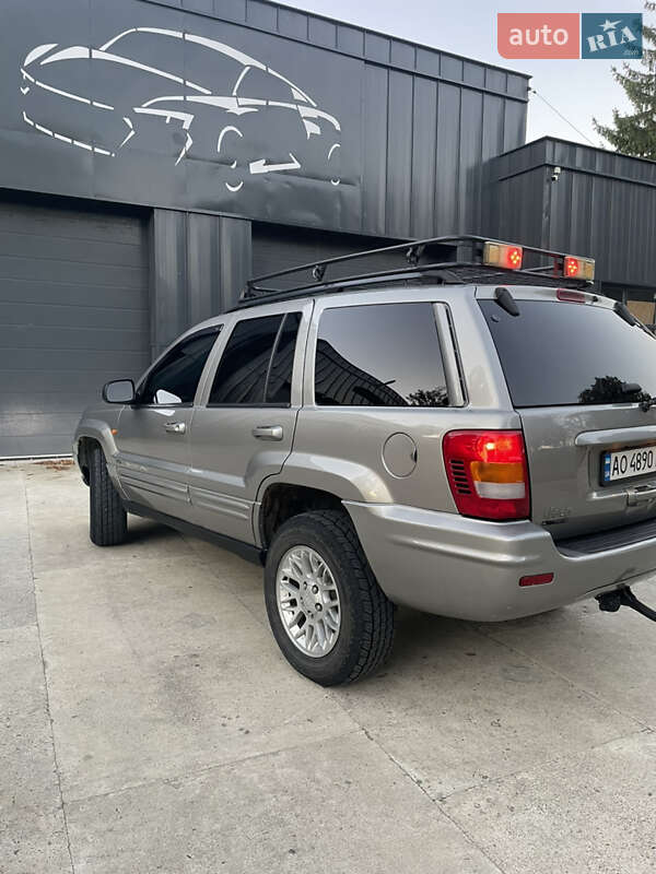 Внедорожник / Кроссовер Jeep Grand Cherokee 2002 в Тячеве