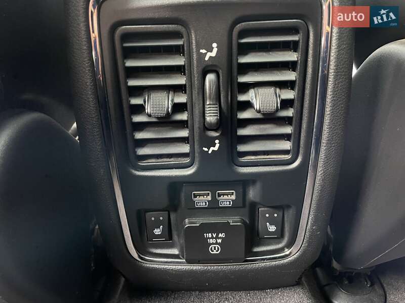 Внедорожник / Кроссовер Jeep Grand Cherokee 2016 в Киеве