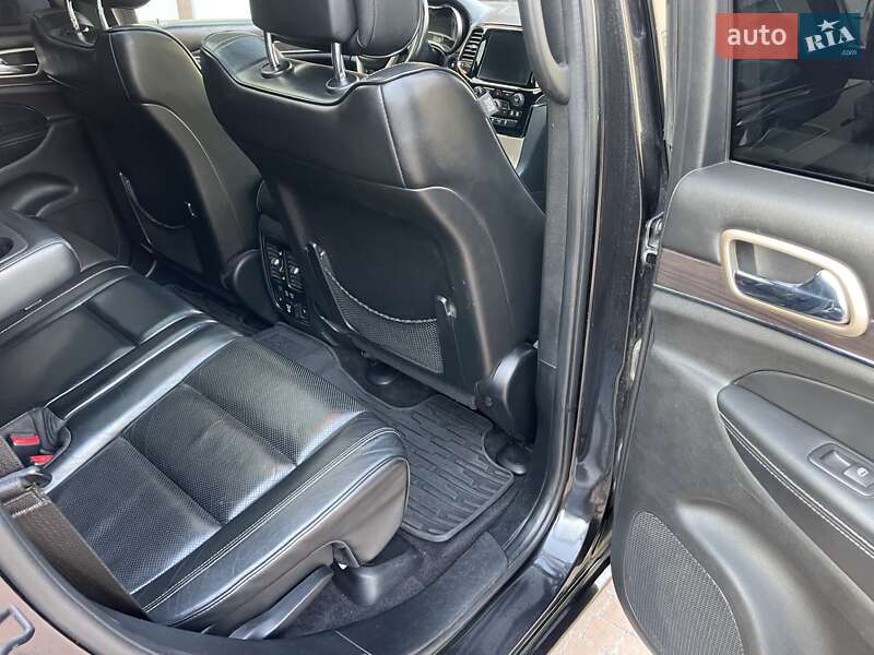 Внедорожник / Кроссовер Jeep Grand Cherokee 2016 в Киеве